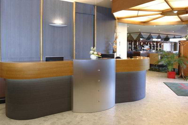 Hotel Le Berry Saint-Nazaire Exterior photo